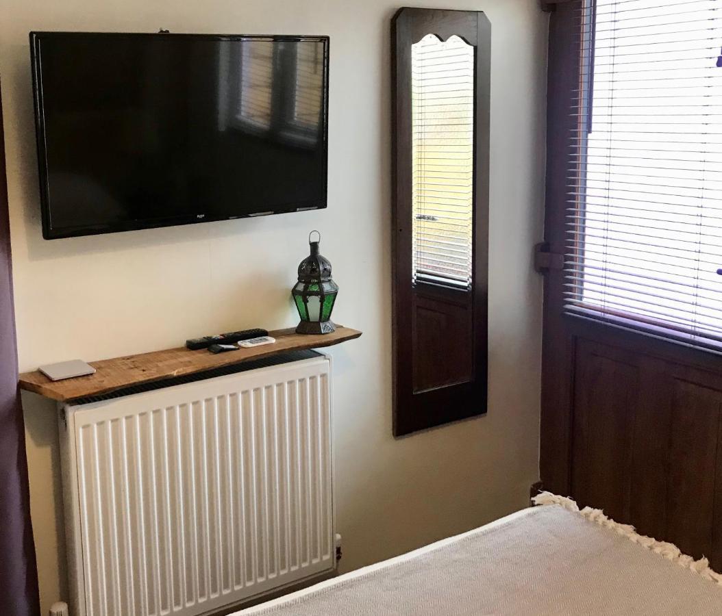 Cute Self-Contained Guest Room With Ensuite And Private Decked Porch In Glastonbury Eksteriør bilde